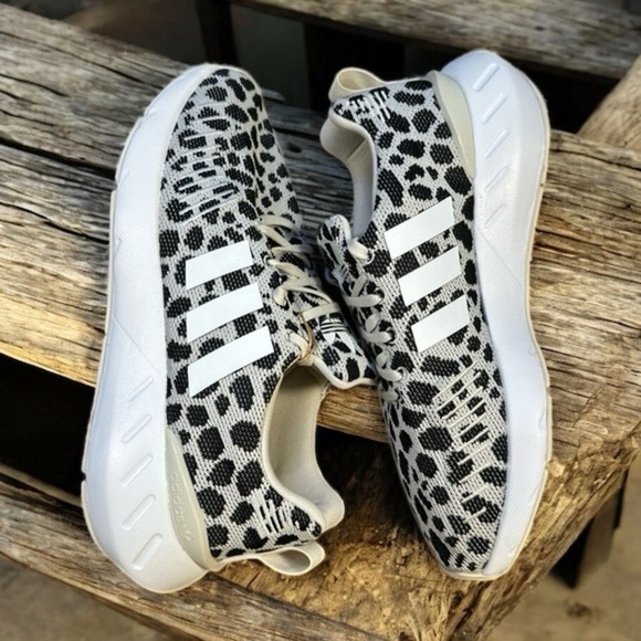 Adidas Swift Run 22 Leopard Sneakers size 10 - Picture 2 of 5
